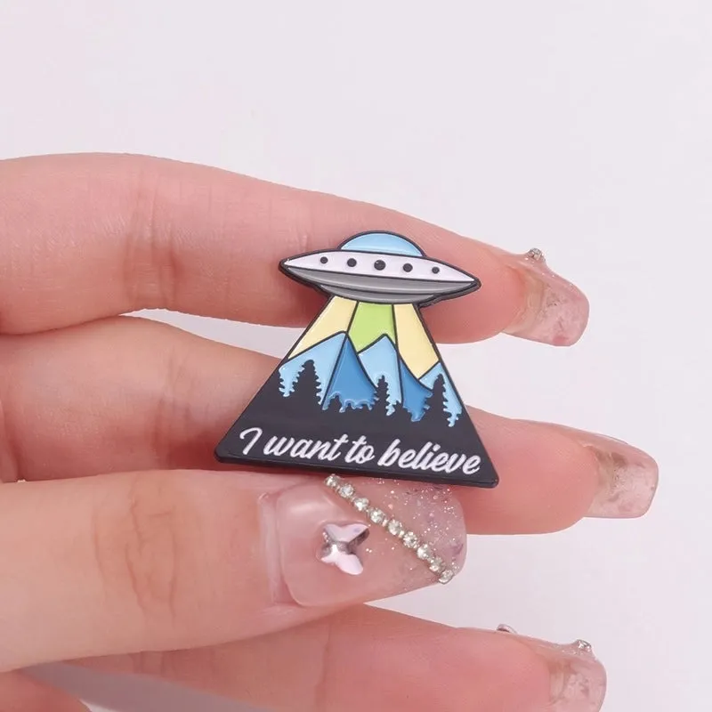 Cartoon Style Simple Style Classic Style Letter Spacecraft Phone Alloy Stamping Stoving Varnish Plating Unisex Brooches