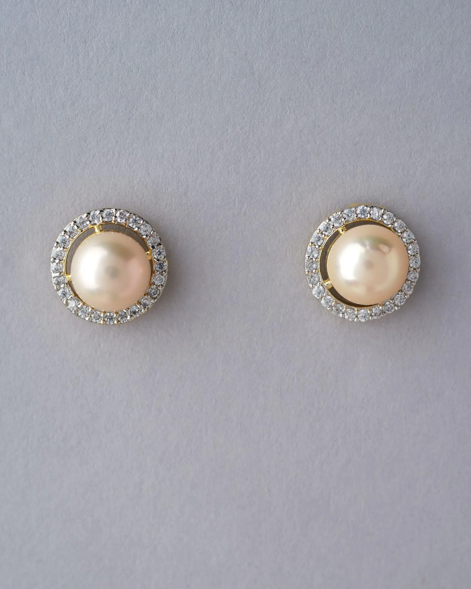 Elegant Pink Stud Pearl Earring