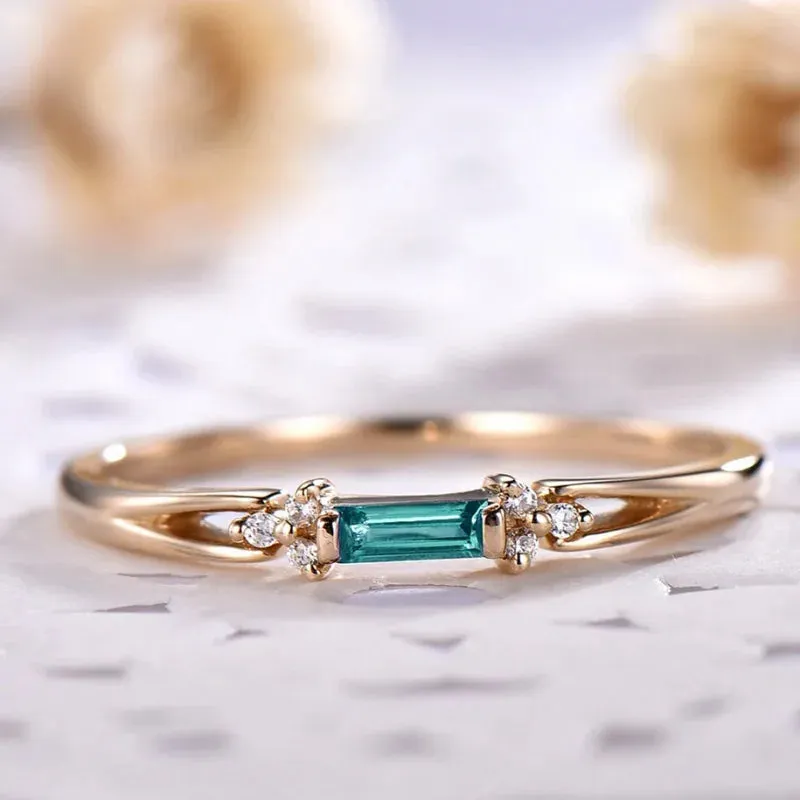 Green Minimalist Rhinestone Women's Ring