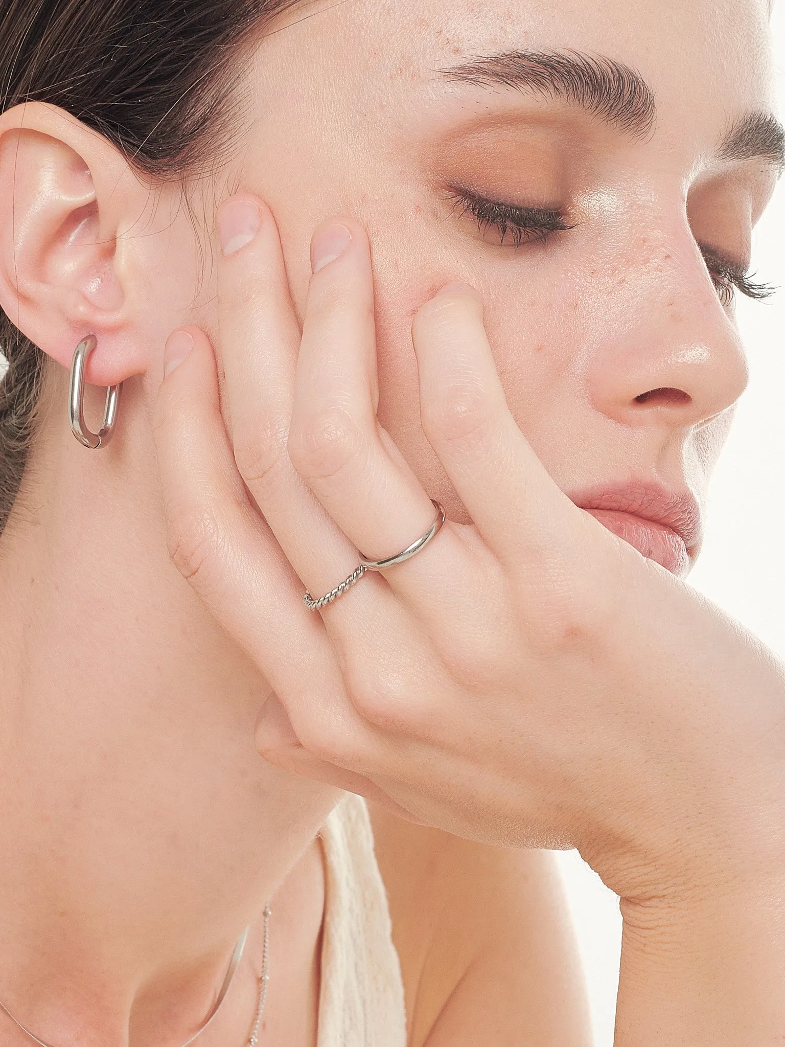 Minimalist Essential Ring