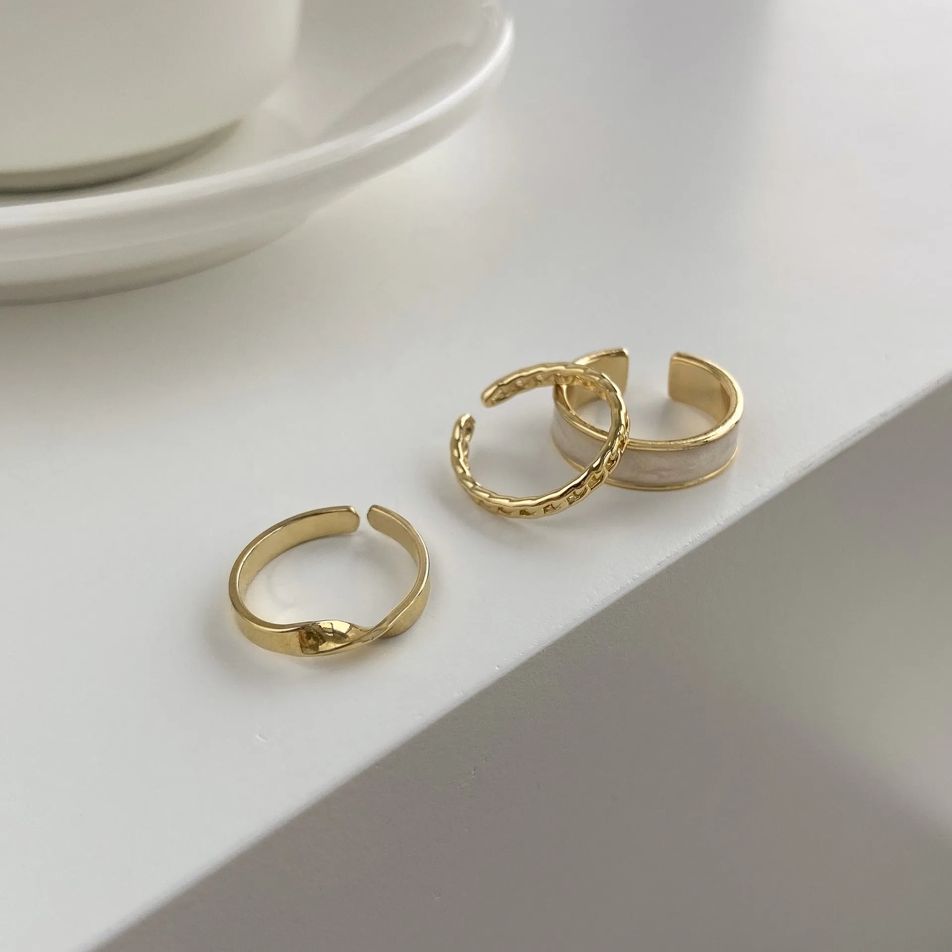 Minimalist Women Circle Geometric Metal Electroplating Rings