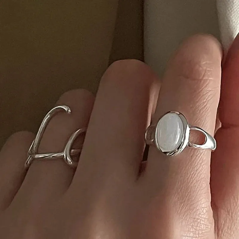 VAIGE Elegant White Stone Geometric Ring