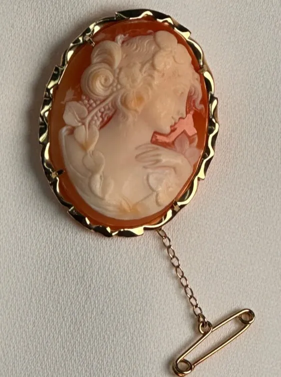 Valentine's Treasure: 14K Yellow Gold Cameo Brooch/Pendant - Elegance Redefined