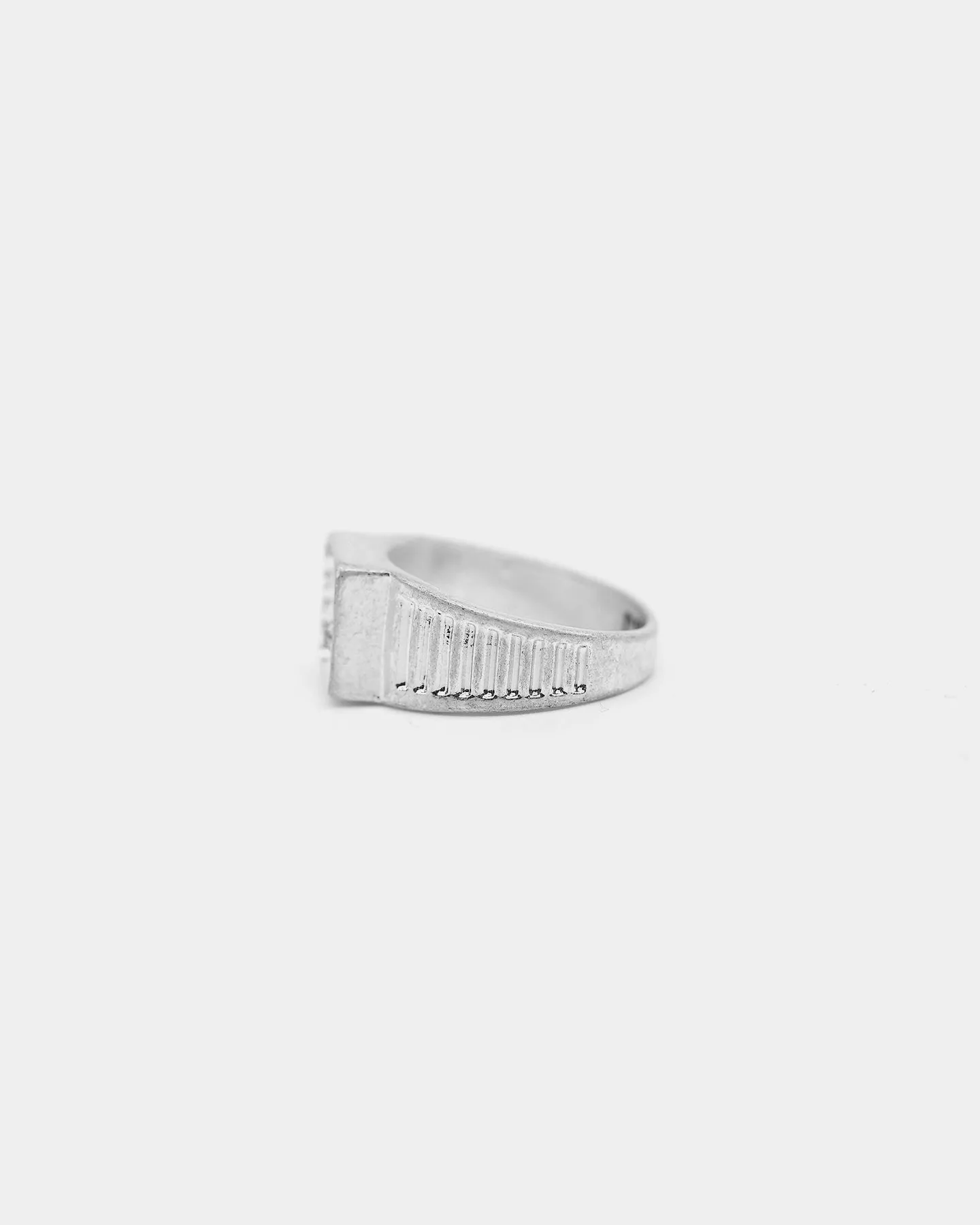 Wild for the Weekend Shining Crystal Ring Silver